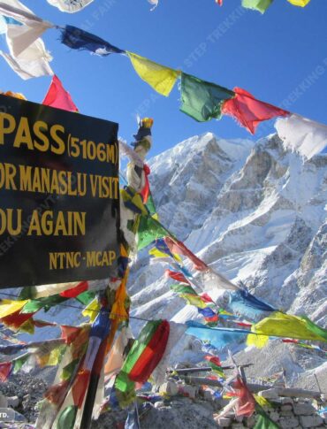 Nepal fair step trekking -larkeyla pass